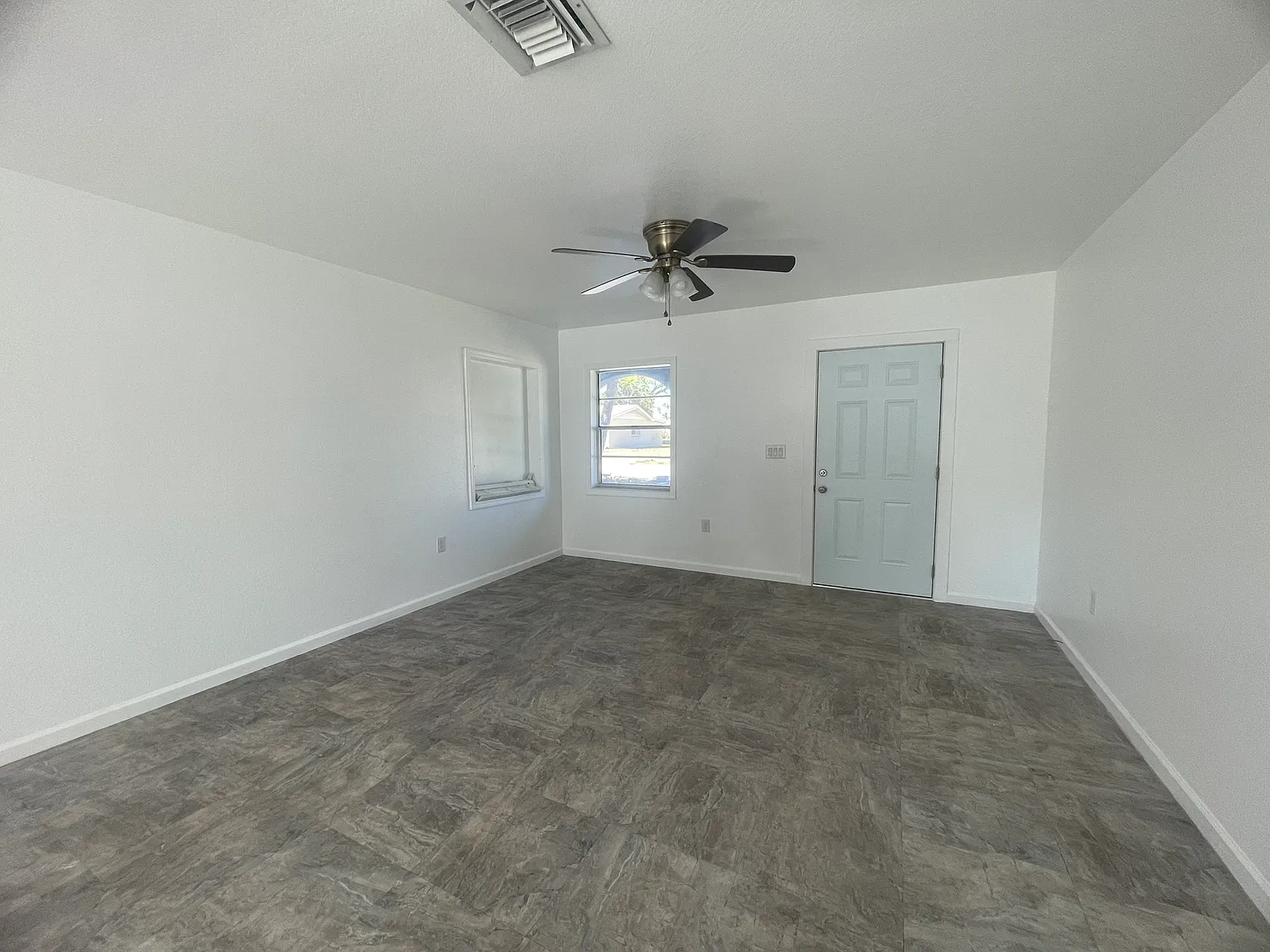 3 bed, 1326 sqft, $1,400 — Photo 4