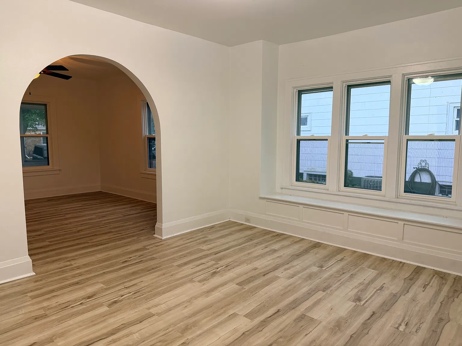 2 bed, 988 sqft, $1,695 — Photo 3