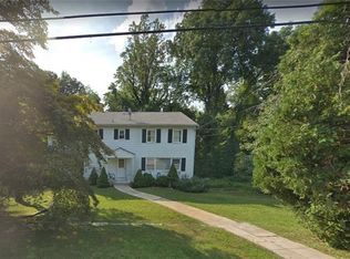 16 Woodlands Ave N, White Plains, NY 10607