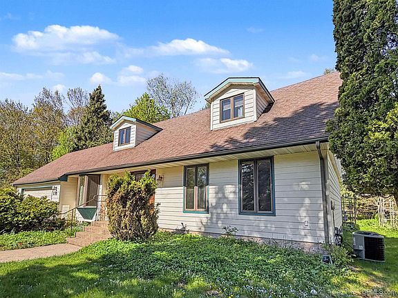 3rd image of 610 Brule Rd
