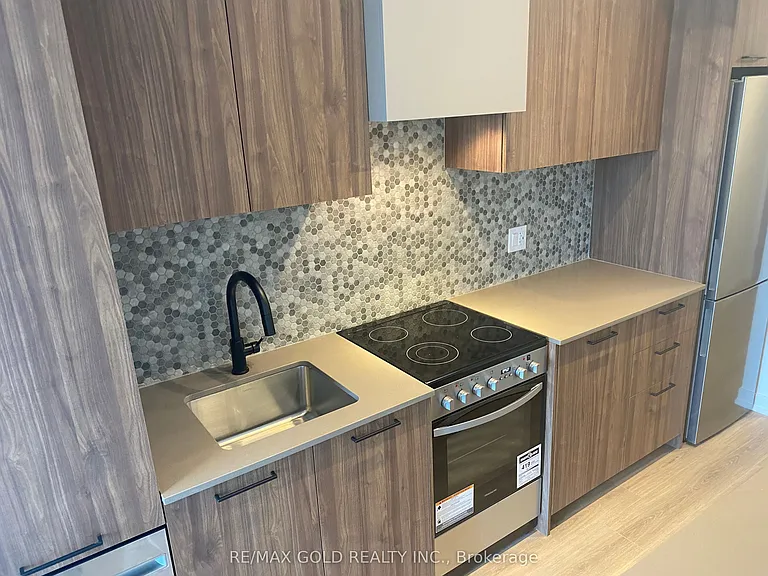 10 Lagerfeld Dr #301 — Photo 45