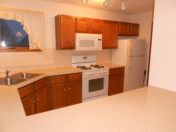 4th image of 544 Triton Ave