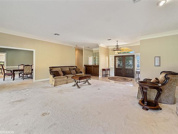 3rd image of 1309 Majestic Oak Dr