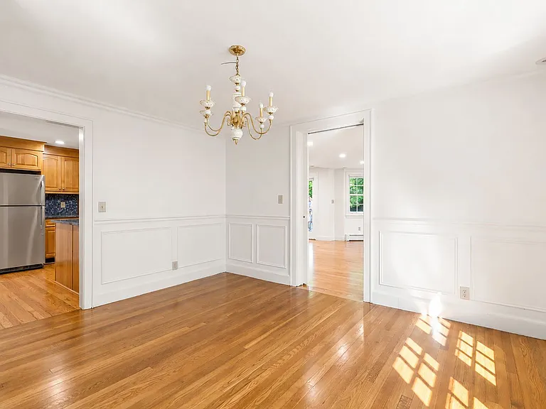 82 Allen Ave — Photo 5