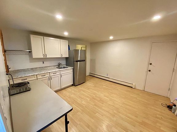 3rd image of 16 18th St #1F