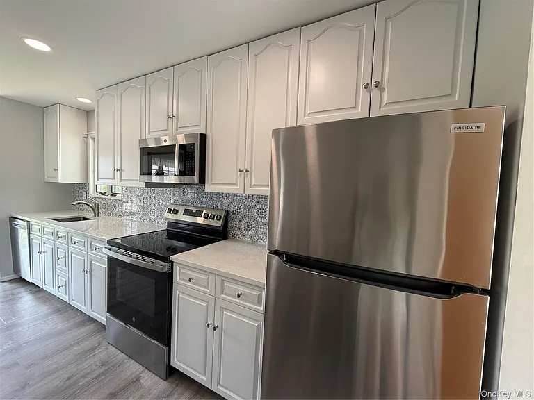 56 Nehring Ave — Photo 3