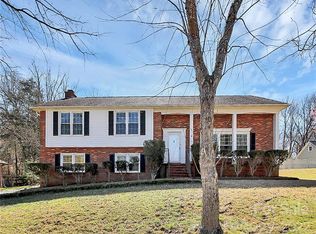 6927 Abbotswood Dr, Charlotte, NC 28226
