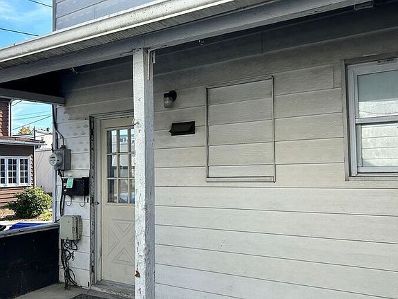 3rd image of 23 N 28th St