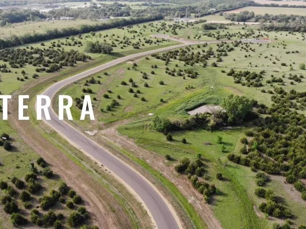 3 Cedar Ridge Ests, Valley Center, KS 67147