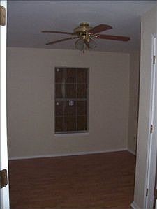 4th image of 1013 W Hackberry Ave