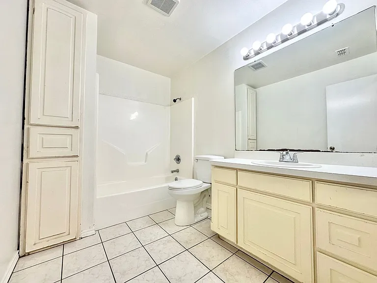 8869 Liberty Rd — Photo 20
