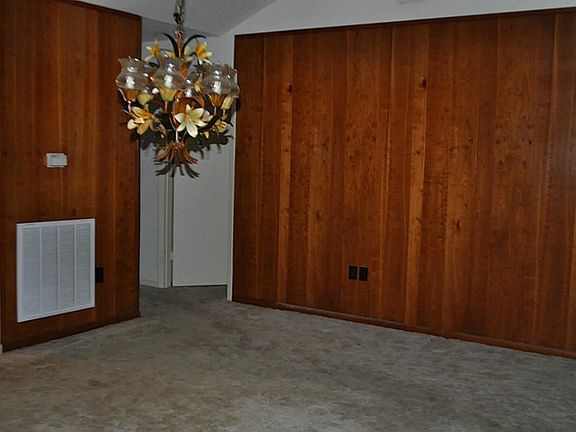 3rd image of 2514 E Martha Ln