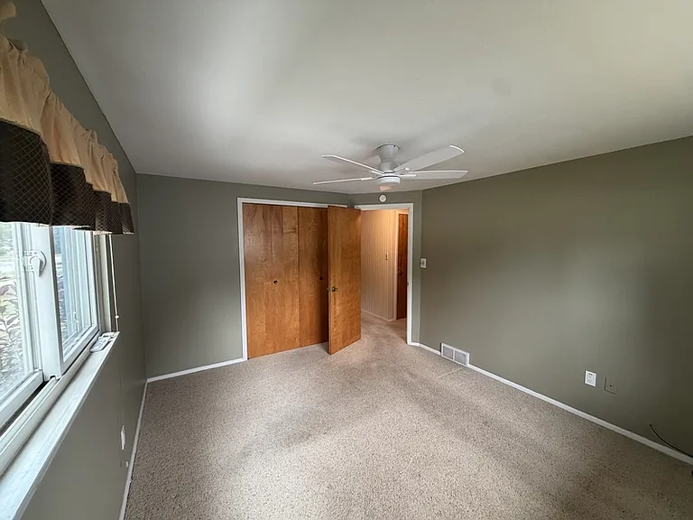 1187 Golden Gate Blvd — Photo 15