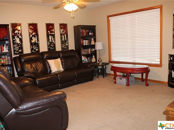 2nd image of 4704 Begonia St