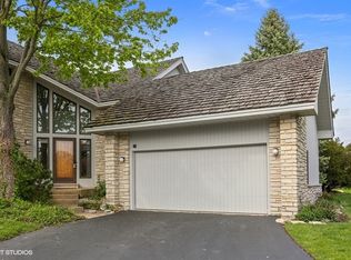 1 Bel Aire Ct, Burr Ridge, IL 60527