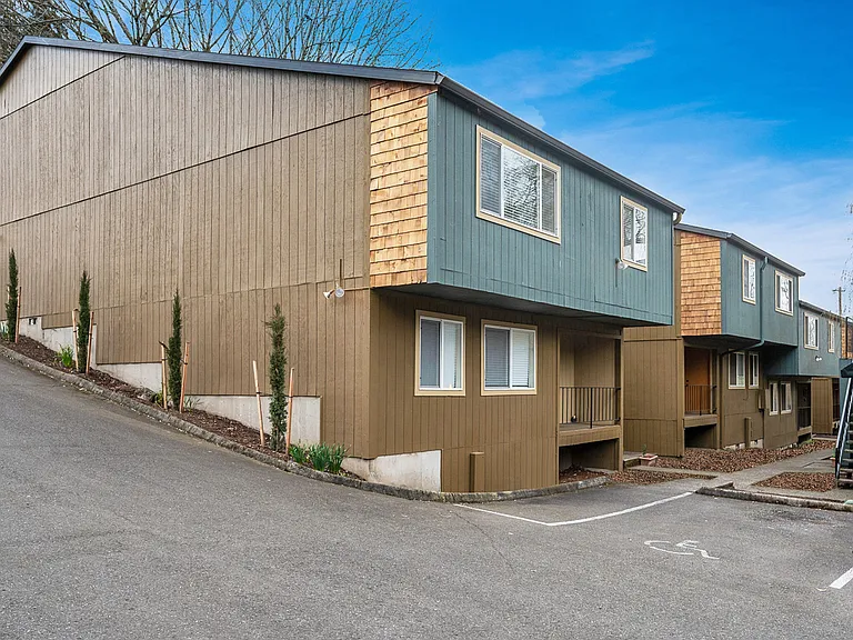 Shady Glen Apartments — Photo 2
