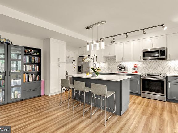 5th image of 4740 Connecticut Ave NW APT 408