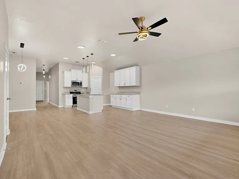 7619 Toledo Bnd — Photo 10