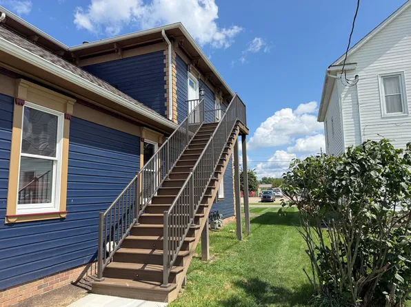 1114 Tuscarawas Ave NW #1, New Philadelphia, OH 44663
