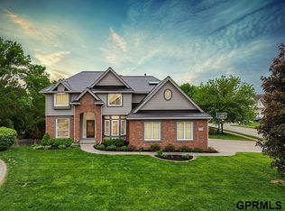 17225 V Cir, Omaha, NE 68135