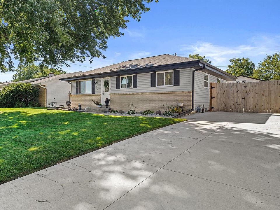 1st image of 1652 19th AVENUE