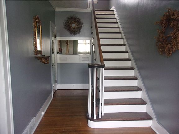 2nd image of 400 5th St