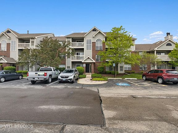 2nd image of 52 Sterling Cir APT 204