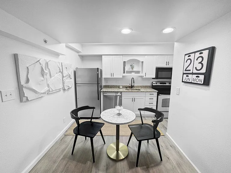 The District — Photo 4
