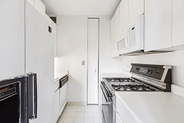 Rented by Douglas Elliman | media 3