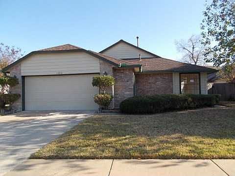 1st image of 13918 Cantwell Dr
