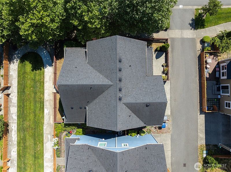 3rd image of 21011 SE 39TH DR