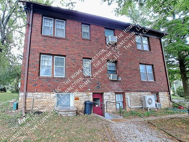 138 N Leonard St #5 — Photo 12