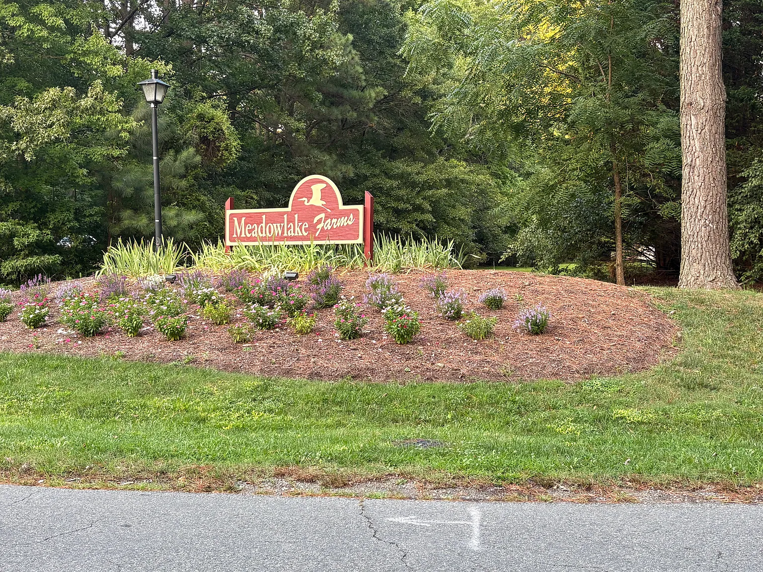 2 bed, 1.5 bath, 1210 sqft, $1,850 — Photo 2