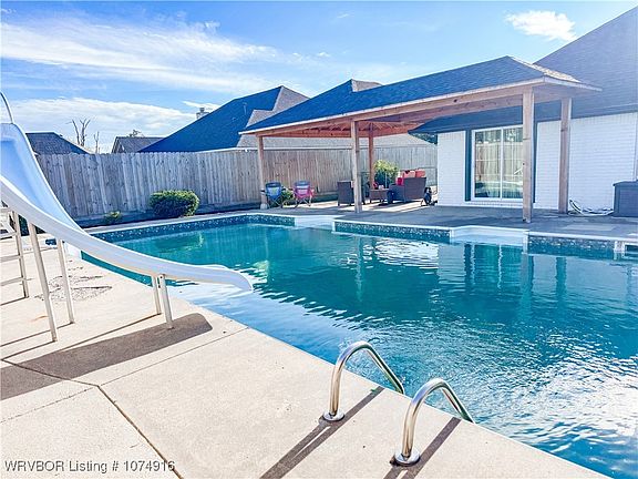 3rd image of 1908 Heritage Dr