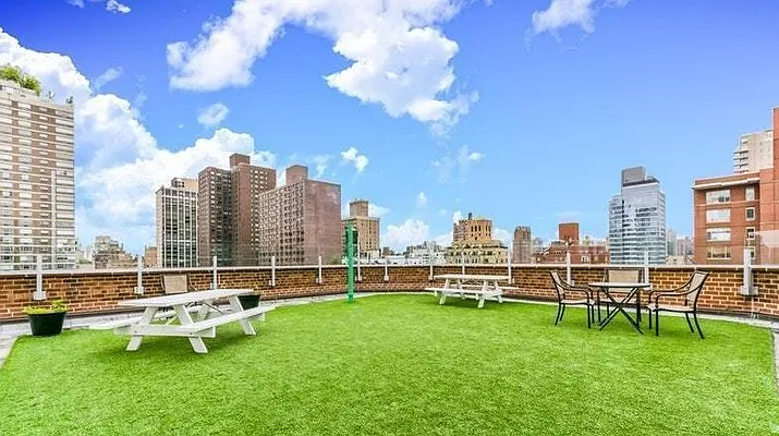 Sold by Compass | media 33