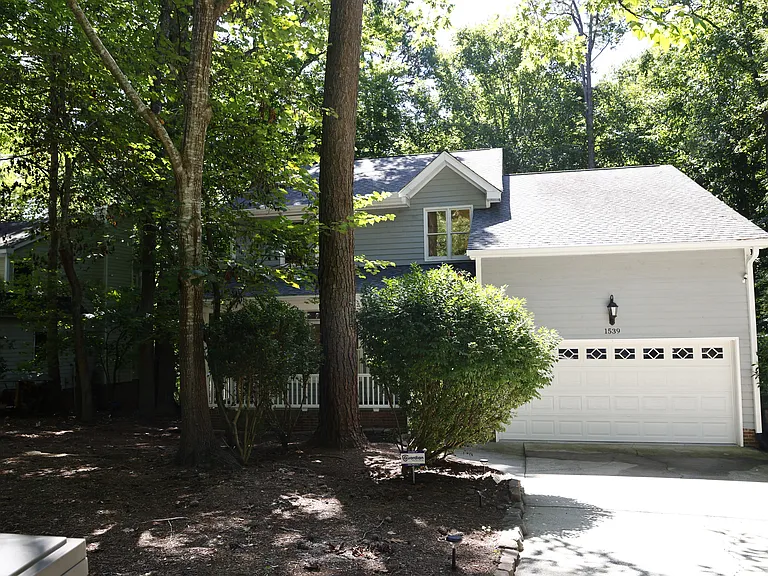 1539 Pathway Dr — Photo 63