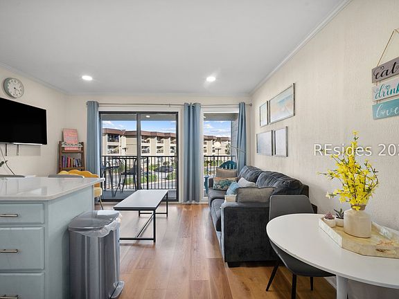 3rd image of 40 Folly Field Rd APT B205