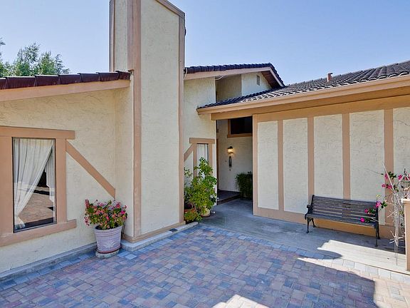 2nd image of 11060 Enchanto Vista Dr