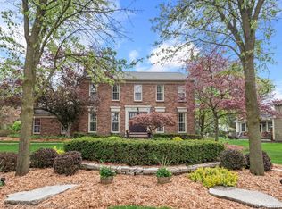 541 Morgan Cir, Northville, MI 48167