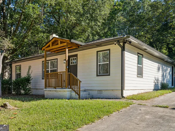 569 Yancey Dr, Forest Park, GA 30297