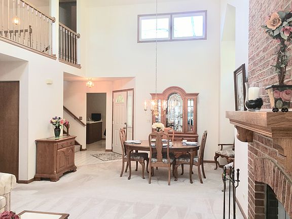 3rd image of 1309 Fairfield Ct #L