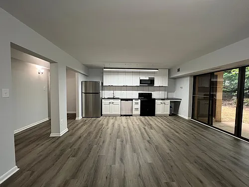 2202 Castle Rock Sq #2B Photo 1
