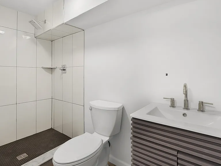 On-Suite Bathroom 1