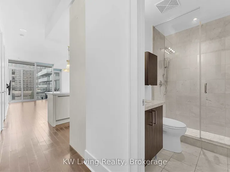 29 Queens Quay E #828 — Photo 6