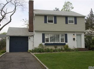 33 Concord Rd, Port Washington, NY 11050