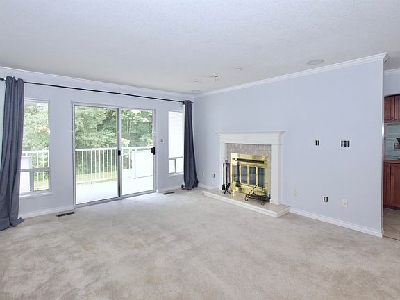 3rd image of 3055 Trafalgar St #32