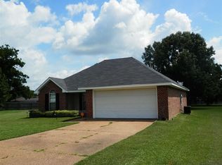 615 Saddle Cv, Byram, MS 39272