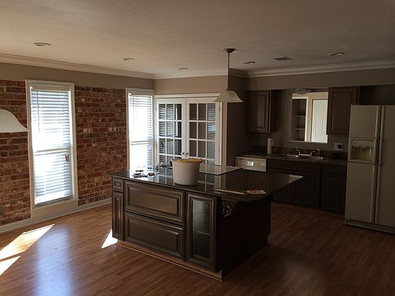 2nd image of 1022 NE 13th Ave