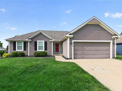 512 E Cheyenne St, Gardner, KS, 66030