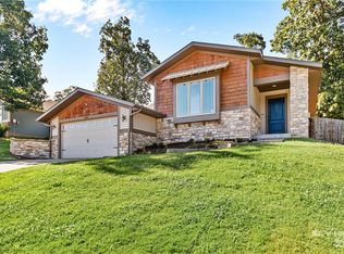 1004 Ravine St, Cave Springs, AR 72718